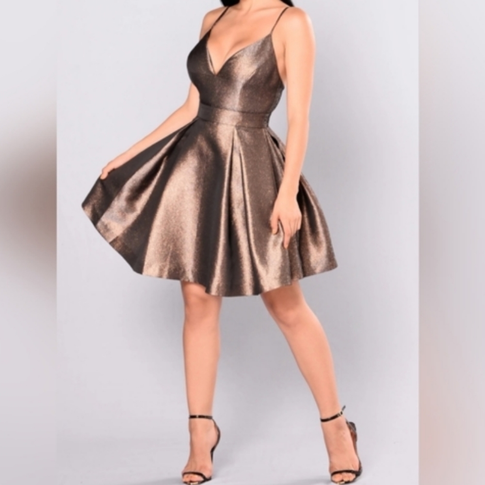 🆕️ Fashion Nova Metallic Bronze Fit & Flare Sleeveless Pleated Dress SIZE: S